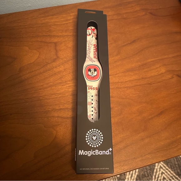MagicBand+ - Mickey Mouse Club - Disneyland and Walt Disney World - NWT - Picture 1 of 2